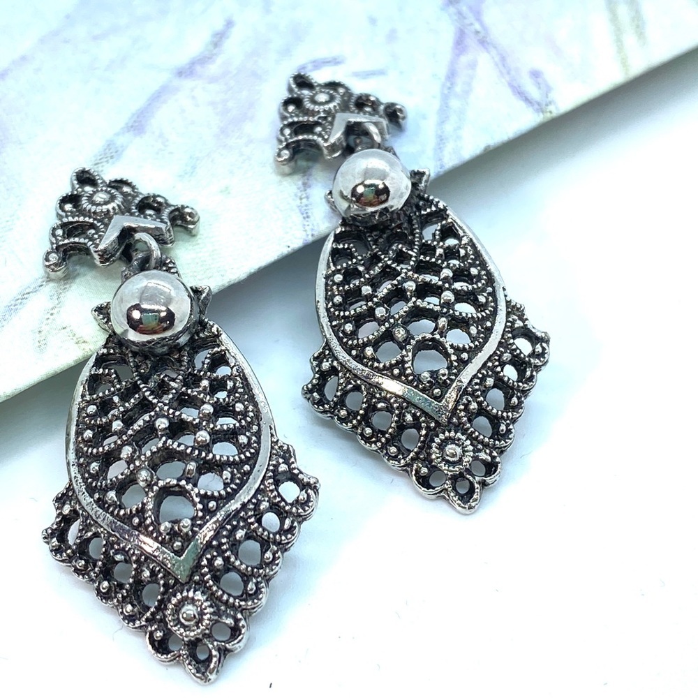 CELEBRITY Silvertone Clip-On Vintage Earrings